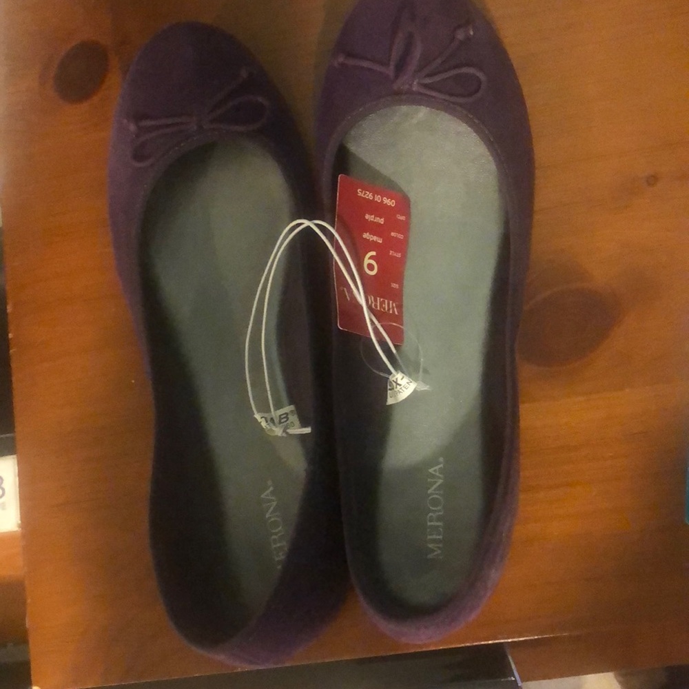 NWT size 9 Merona slip ons with tiny heel